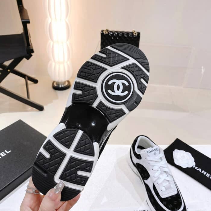 Chanel Suede Sneakers White Black G39230 X56653 94305 - Image 4