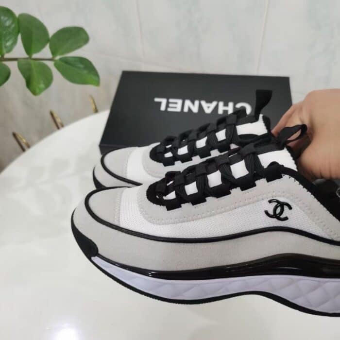 Chanel CC Low Top Sneakers White G39070 Y56144 0Q241 - Image 4