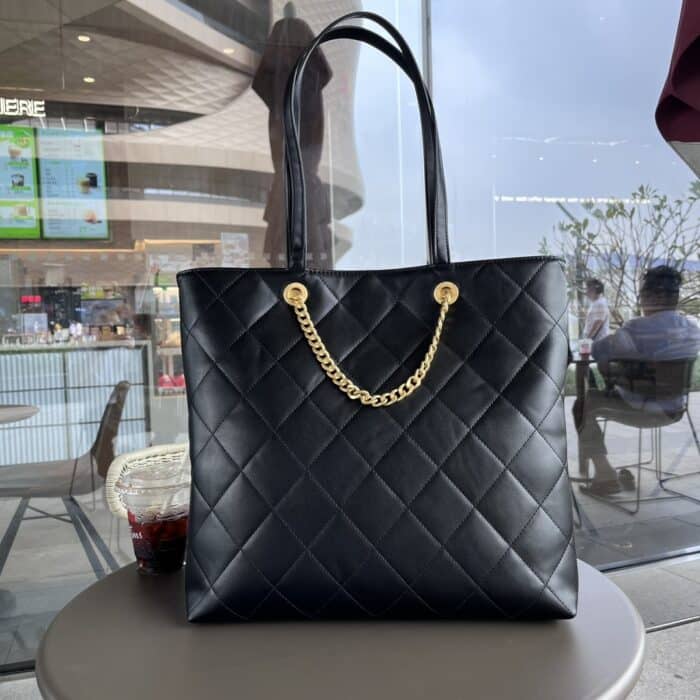 Chanel CC Caviar Shopping Bag Black 37cm - Image 3