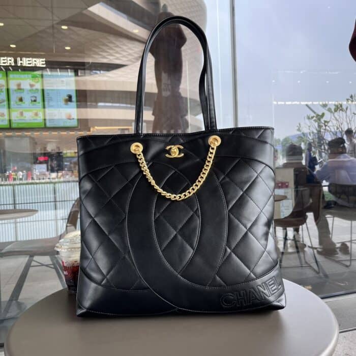 Chanel CC Caviar Shopping Bag Black 37cm - Image 10