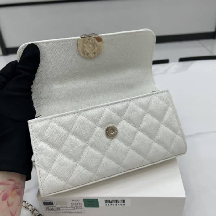 Chanel Kelly Shoulder Bag White 18cm - Image 6