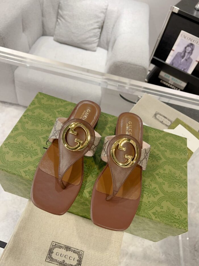 Gucci Women's' Blondie Thong Sandals in Brown - Image 2
