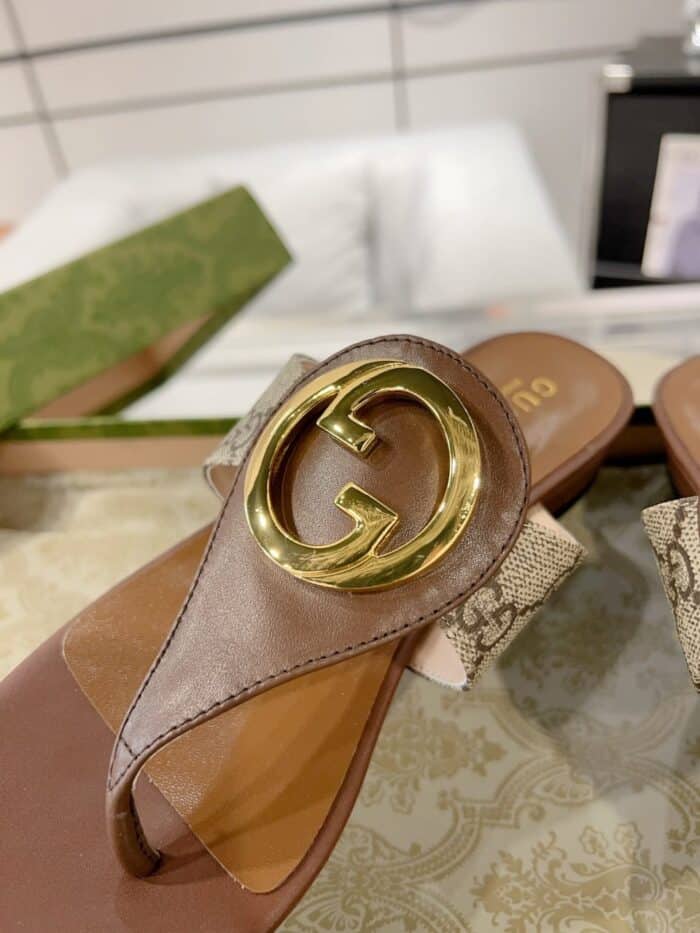 Gucci Women's' Blondie Thong Sandals in Brown - Image 9