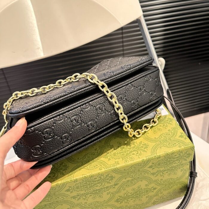 Gucci GG Emblem Small Shoulder Bag Black Leather 23cm 815263 AAEEM 1000 - Image 2