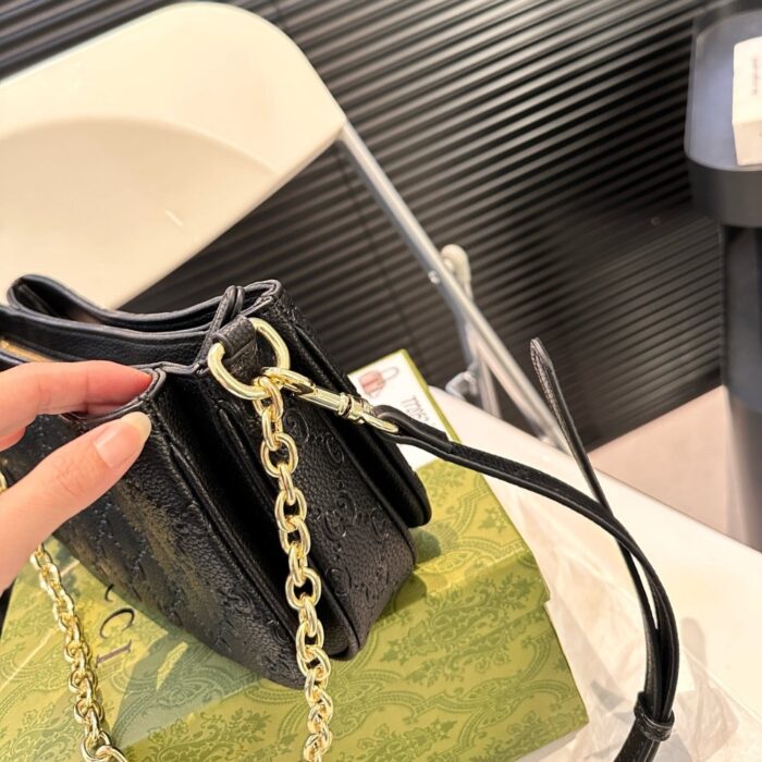 Gucci GG Emblem Small Shoulder Bag Black Leather 23cm 815263 AAEEM 1000 - Image 6