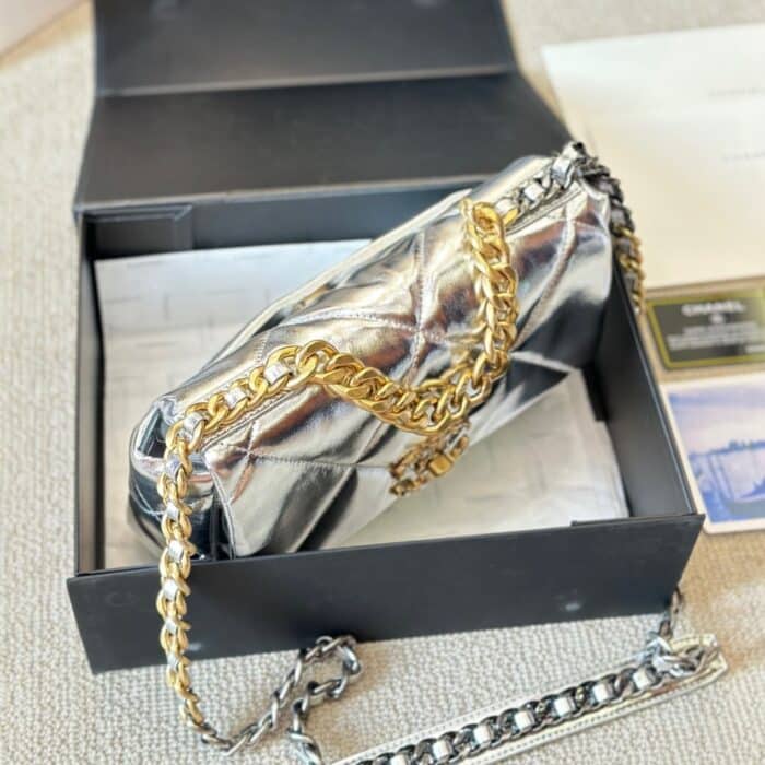 Chanel 19 Flap Bag Metallic Silver 26cm - Image 3