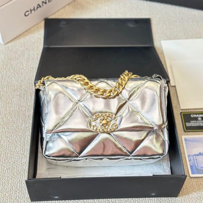 Chanel 19 Flap Bag Metallic Silver 26cm - Image 5