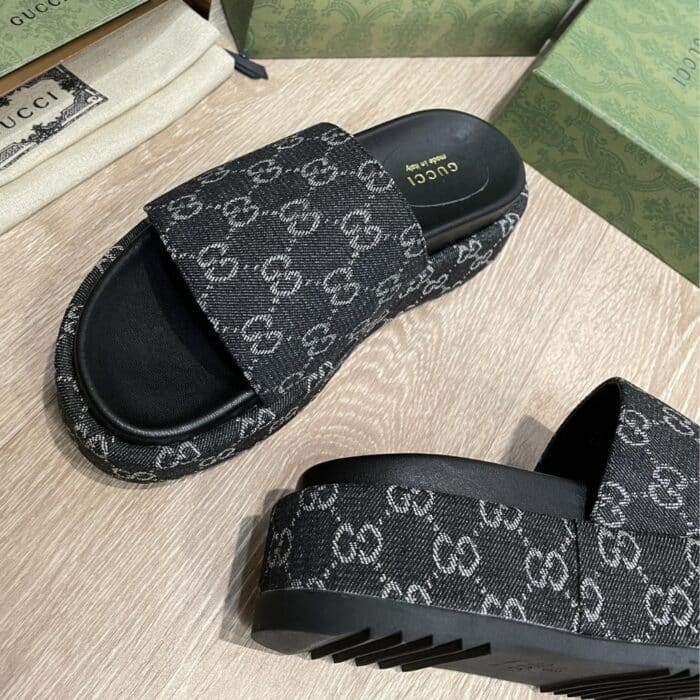 Gucci Women’s Platform Slide Sandal Black - Image 6