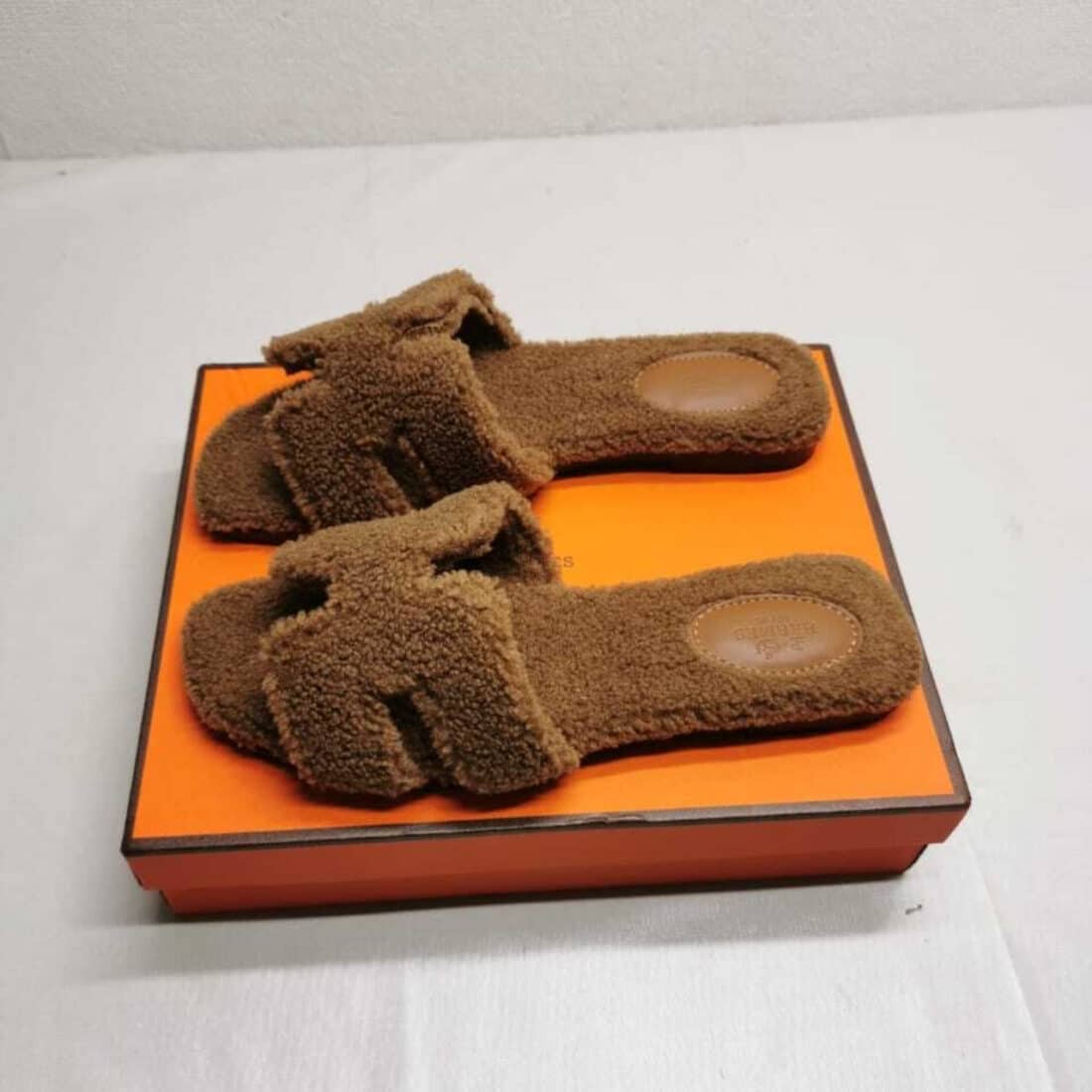 Hermes Oran Teddy Bear Slipper Sandals Cognac - Image 4