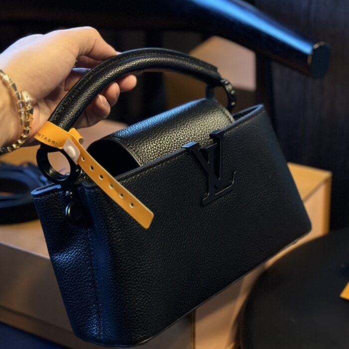 Louis Vuitton Capucines East West Mini Bag Black 22cm M23955 - Image 2
