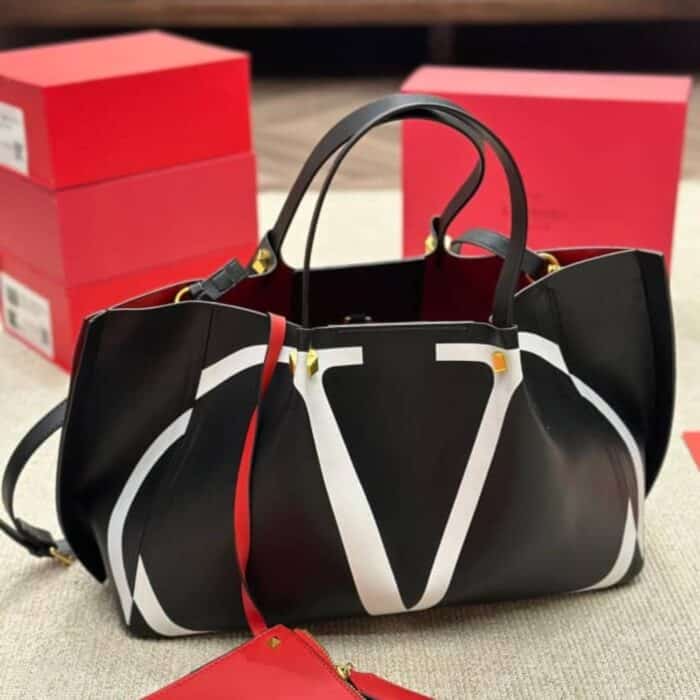 Valentino Garavani Vlogo Escape Tote Bag Black 38cm - Image 3