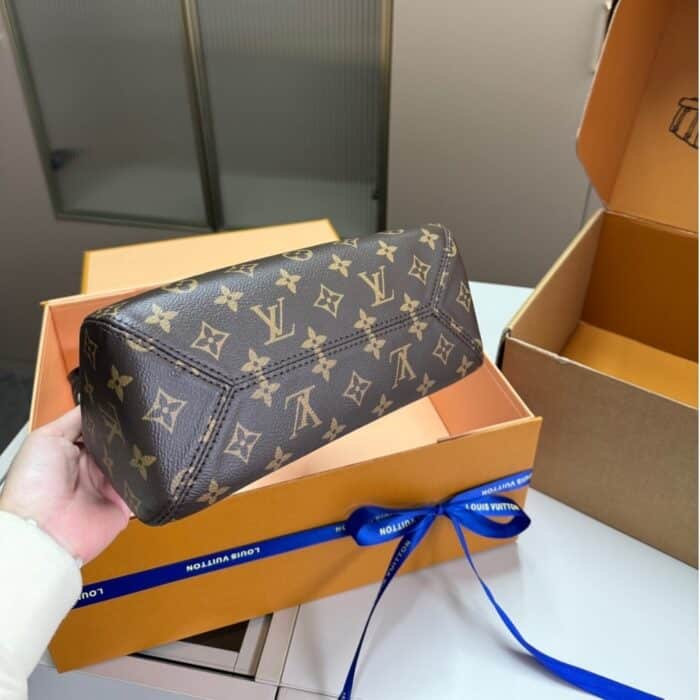 Louis Vuitton The Drop PM Monogram Brown 25Cm M12940 - Image 5