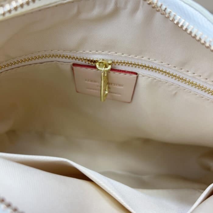 Louis Vuitton Odéon Shoulder Bag Damier Azur 26 cm - Image 4
