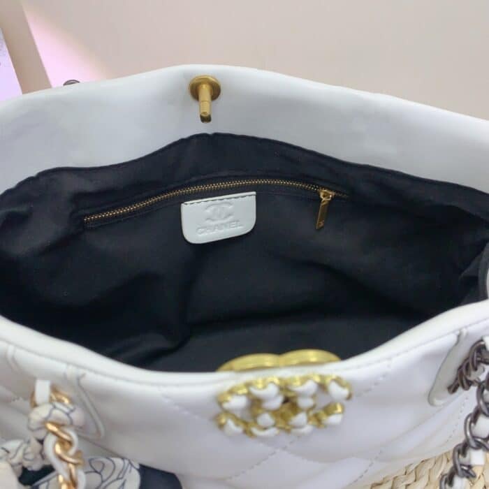 Chanel Quilted 19 East West Shopping Bag White 41Cm - Image 4