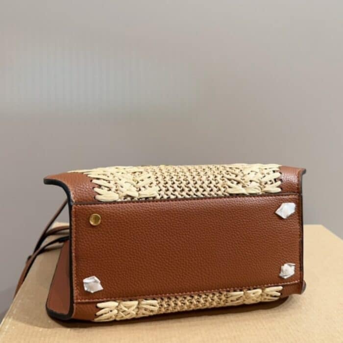 Valentino Garavani Vlogo Signature Handbag With Raffia Embroidery 22cm - Image 5