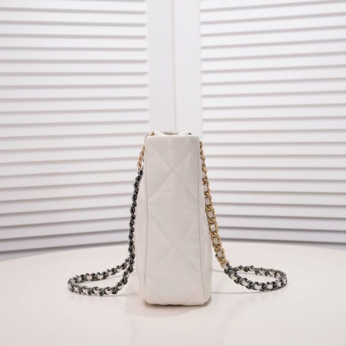 Chanel Quilted 19 East West Shopping Bag White 41Cm - Image 4