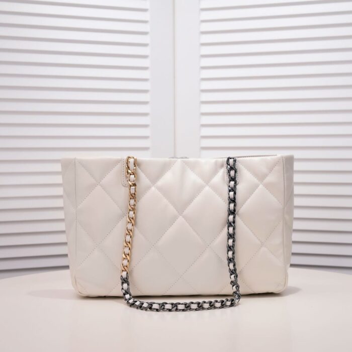 Chanel Quilted 19 East West Shopping Bag White 41Cm - Image 6