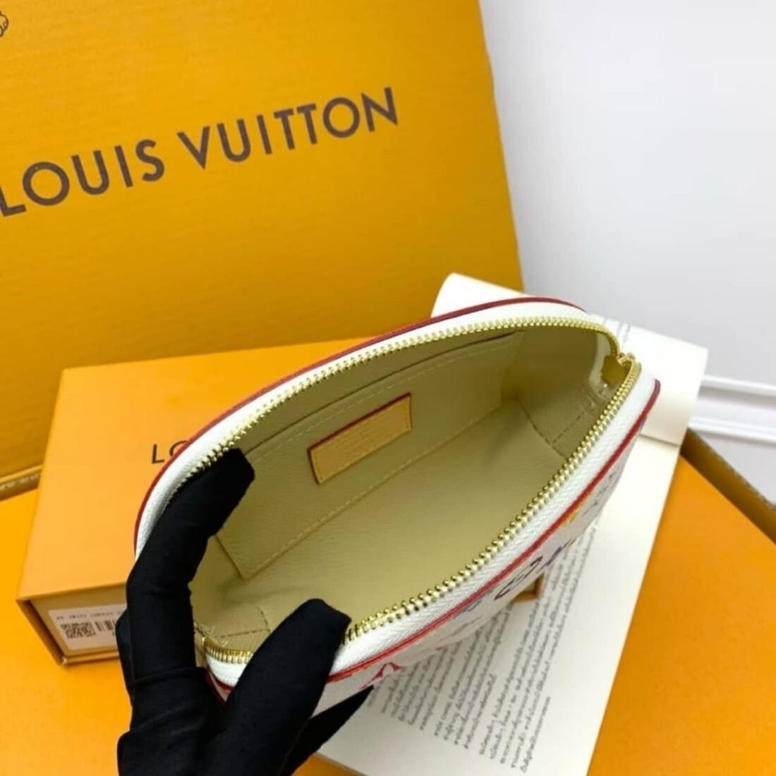 Louis Vuitton x Murakami Cosmetic Pouch PM Monogram White 19Cm M13744 - Image 5