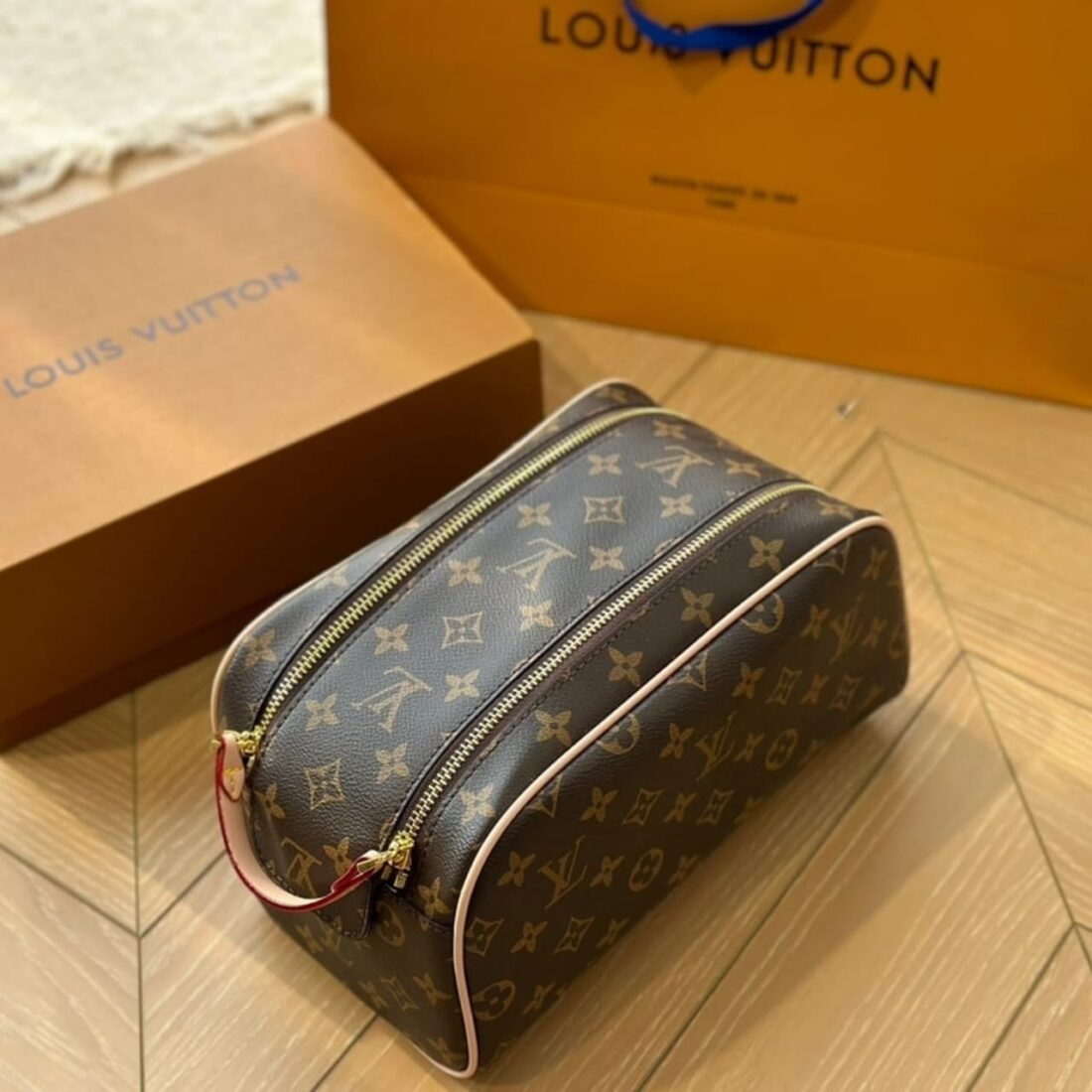 Perfect Match: Louis Vuitton Monogram Keepall Bandoulière 55Cm X Louis Vuitton Dopp Kit Toilet Pouch Monogram 27Cm - Image 7