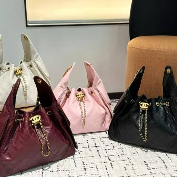 Chanel 25 Small Handbag Grained & Gold-Tone Metal Dard Red 34Cm - Image 3