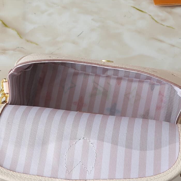 Super Vip 1:1 - Louis Vuitton Nano Diane Bicolor Eden 19Cm M13642 - Image 6