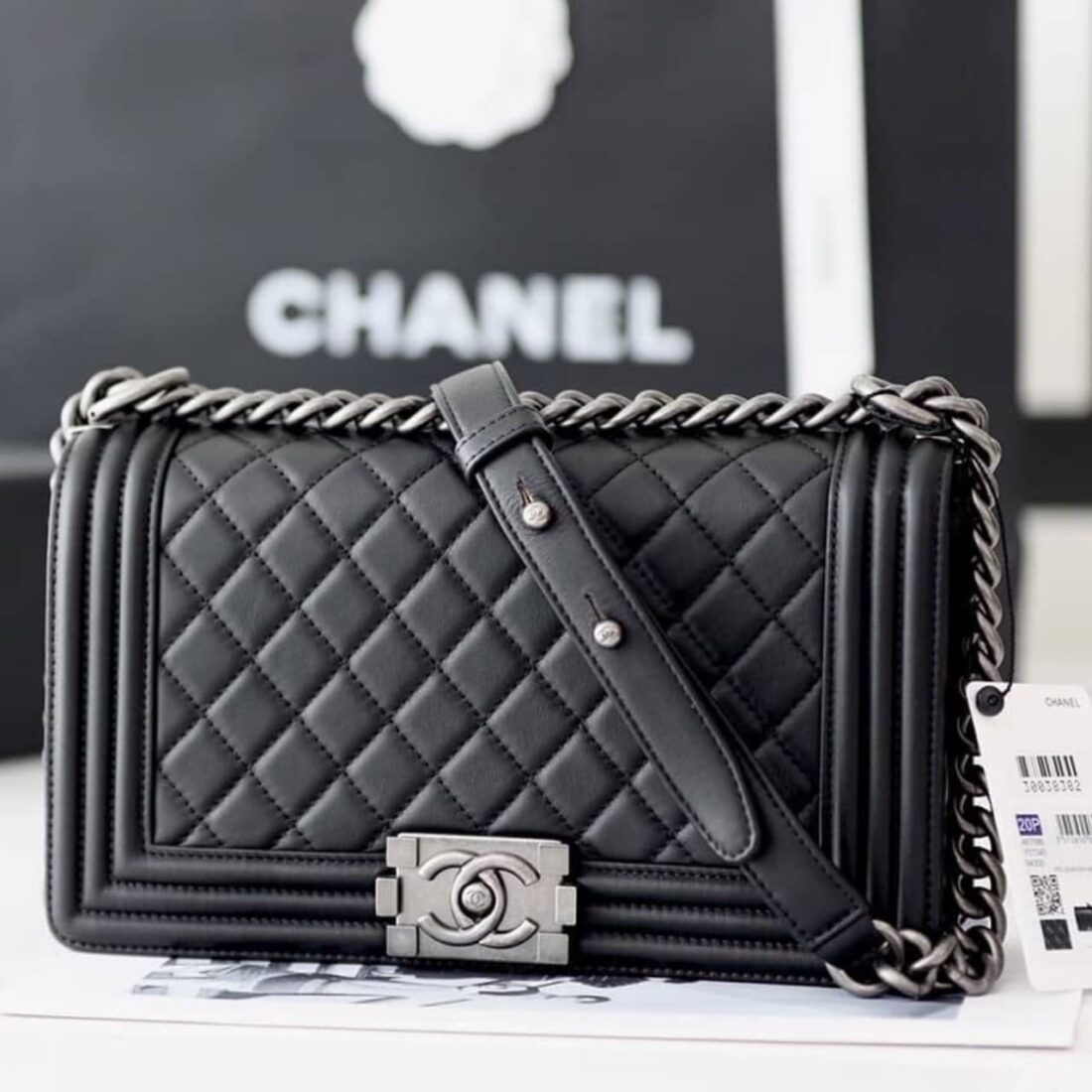 Super Vip 1:1 – Chanel Large Boy Chanel Handbag Black 25Cm A92193 Y09953 94305 - Image 4
