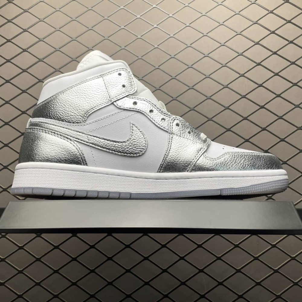Nike Air Jordan 1 Mid SE White And Wolf Grey - Image 2