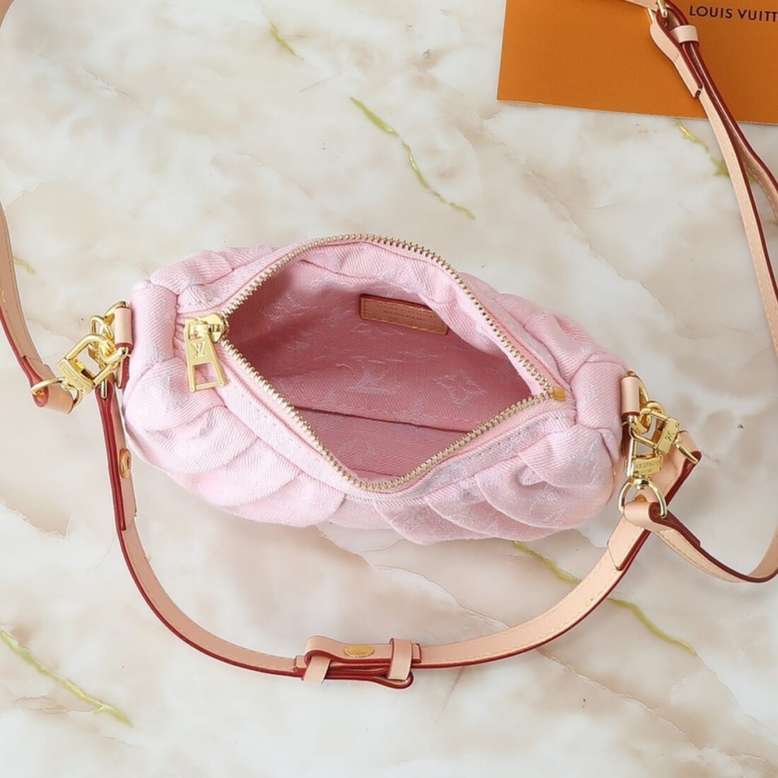 Louis Vuitton Pochette Valley Bag Washed Pink 21Cm - Image 6