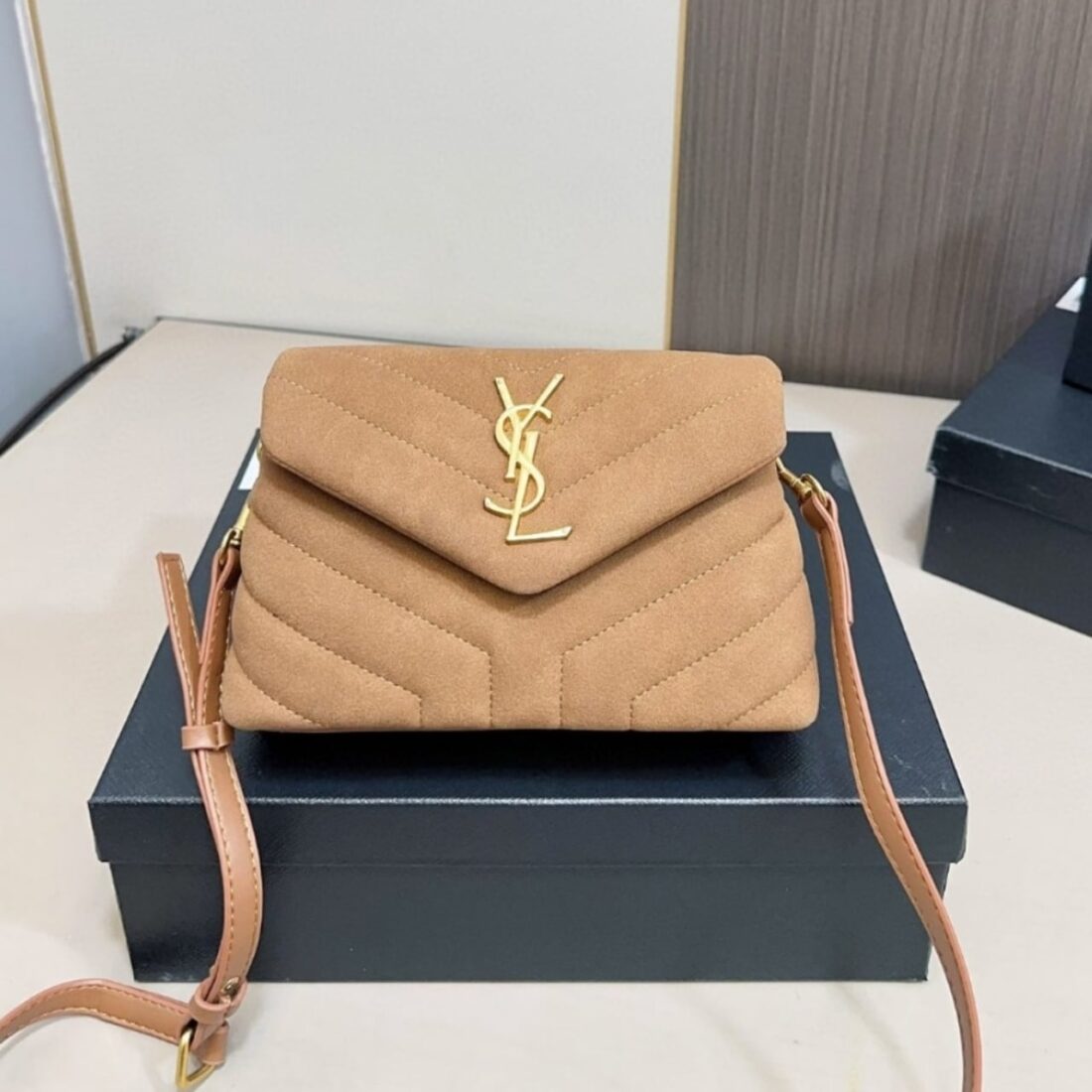 Saint Laurent Loulou Small Shoulder Bag In Suede Brown 22Cm - Image 2