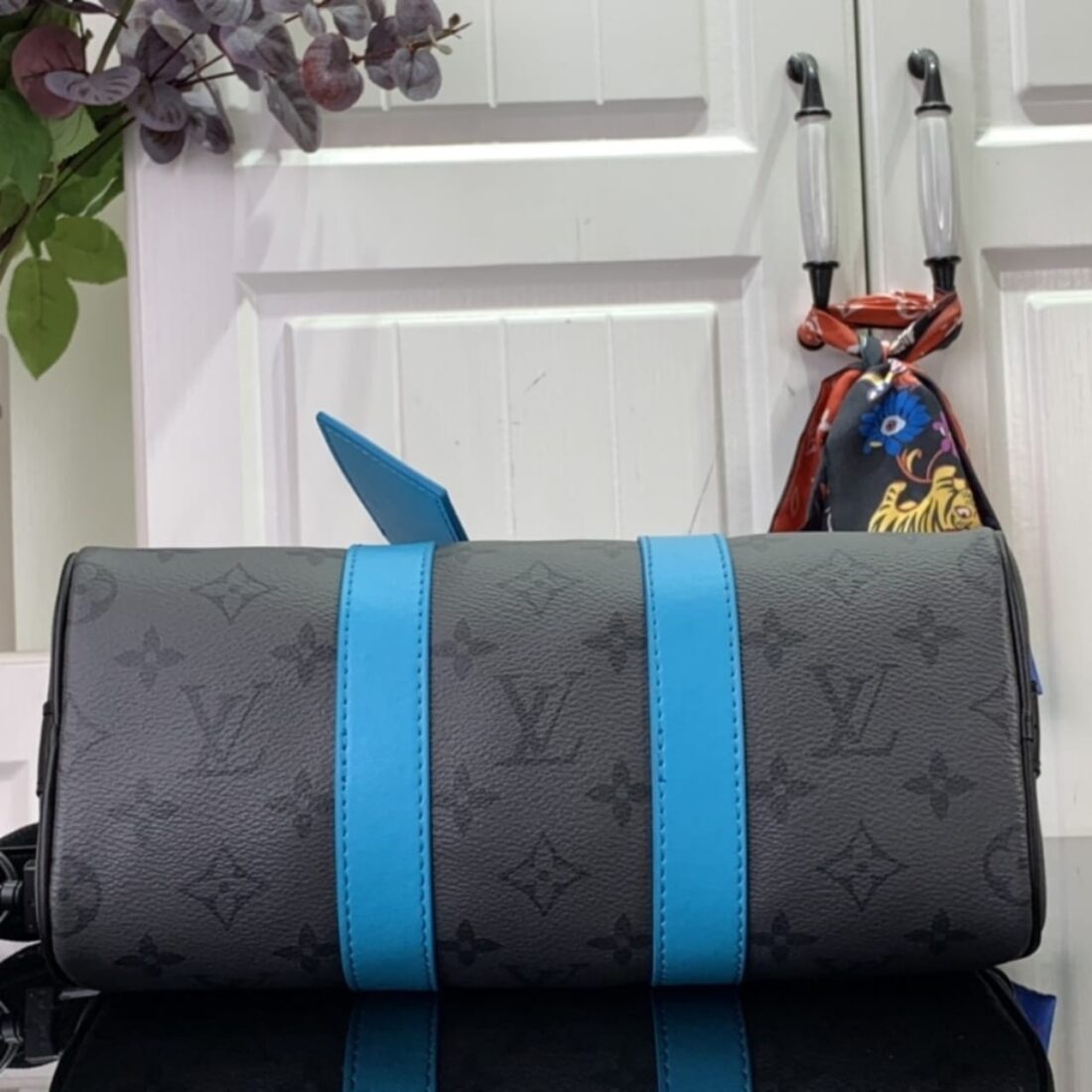 Super Vip 1:1 – Louis Vuitton Keepall Bandoulière 25 Bag Monogram Eclipse Reverse Turquoise 25Cm M11645 - Image 5