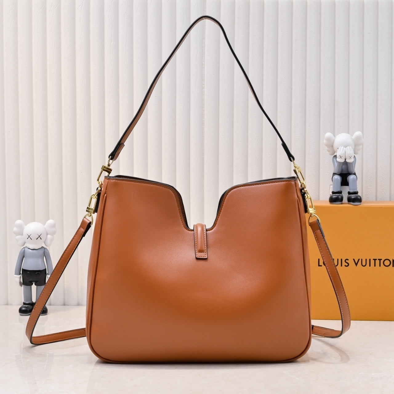 Louis Vuitton Large Hobo Bag Brown 36Cm - Image 4