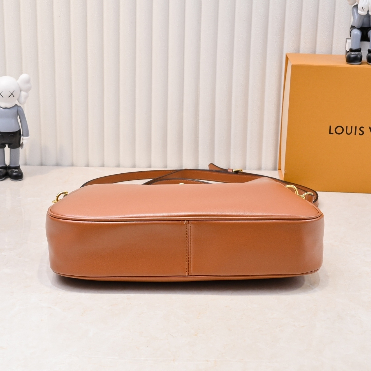 Louis Vuitton Large Hobo Bag Brown 36Cm - Image 5