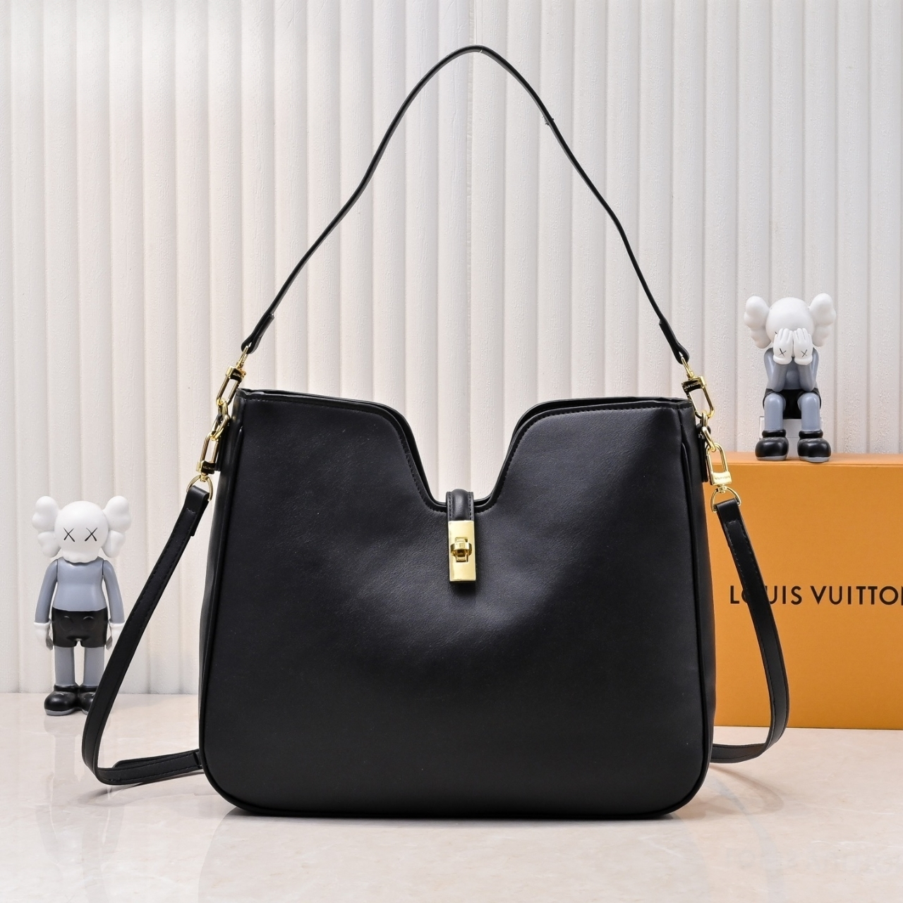Louis Vuitton Large Hobo Bag Black 36Cm - Image 2
