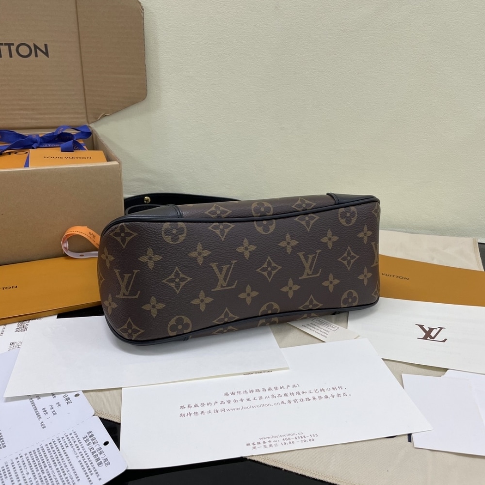 Super Vip 1:1 – Louis Vuitton Boulogne PM Monogram Black 29Cm M45831 - Image 4