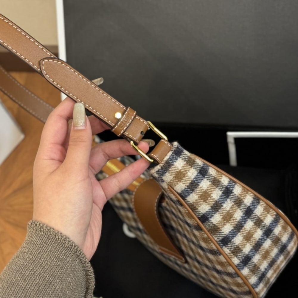 Celine Ava Triomphe Bag In Tartan Textile 24Cm 114492FYD 14ML - Image 4