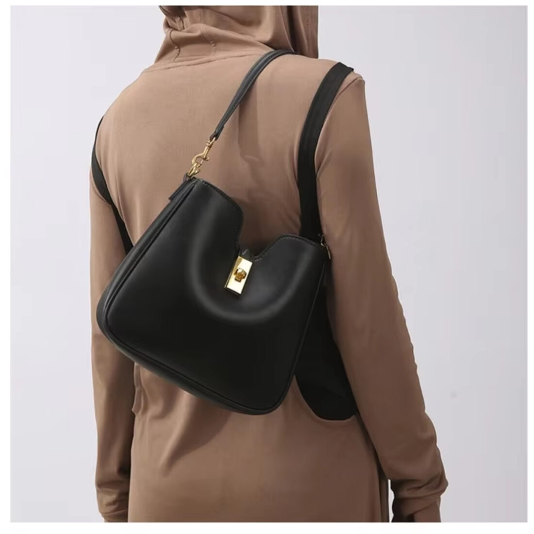 Louis Vuitton Small Hobo Bag Black 24Cm - Image 9