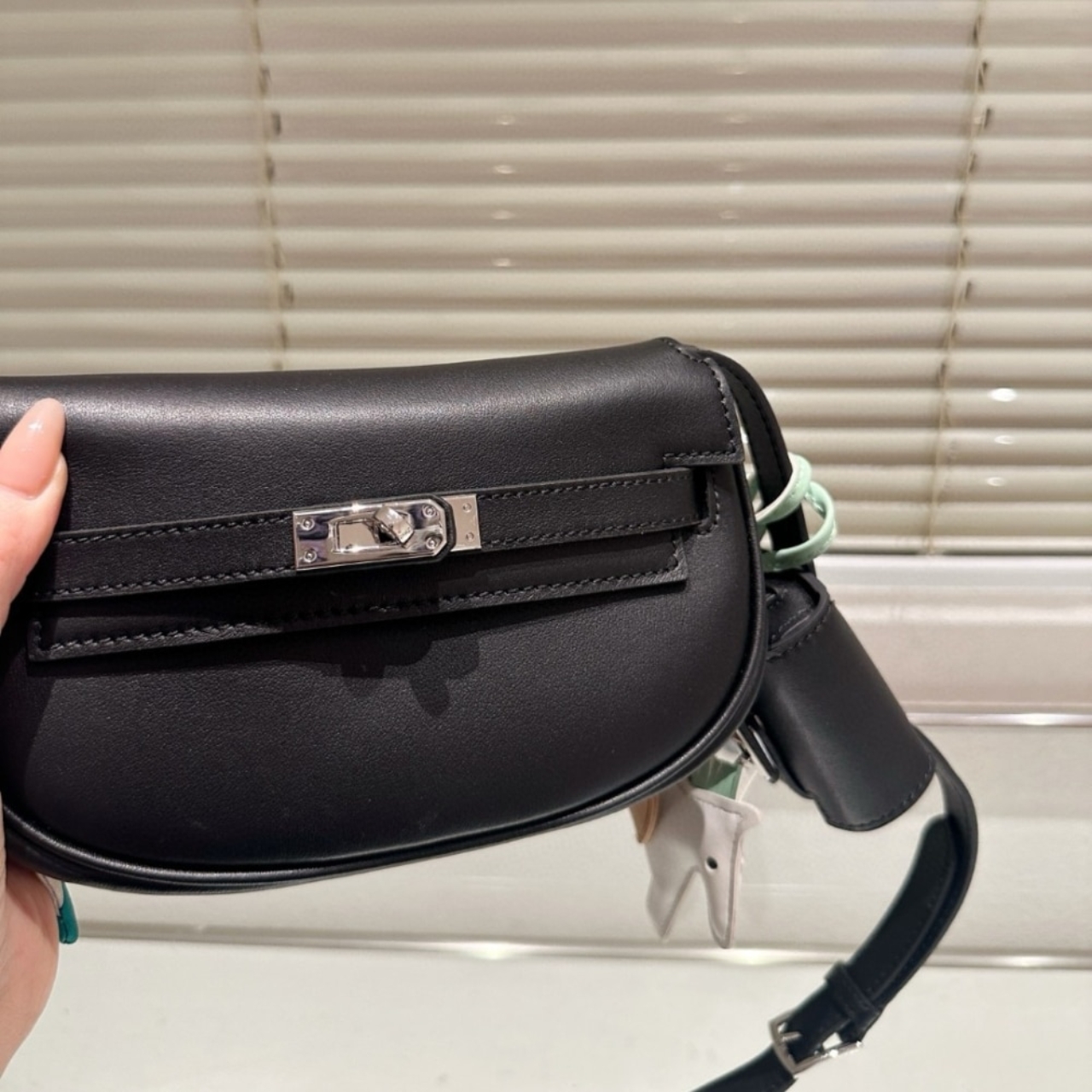 Hermes Kelly Moove Swift Silver Hardware Black 17Cm - Image 3