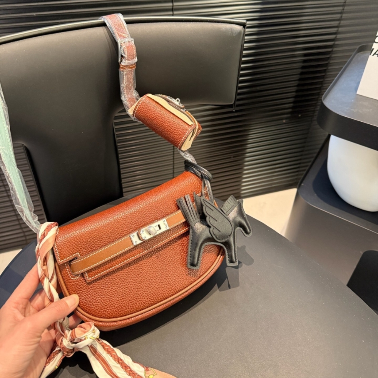 Hermes Kelly Moove Swift Silver Hardware Orange 20Cm - Image 3