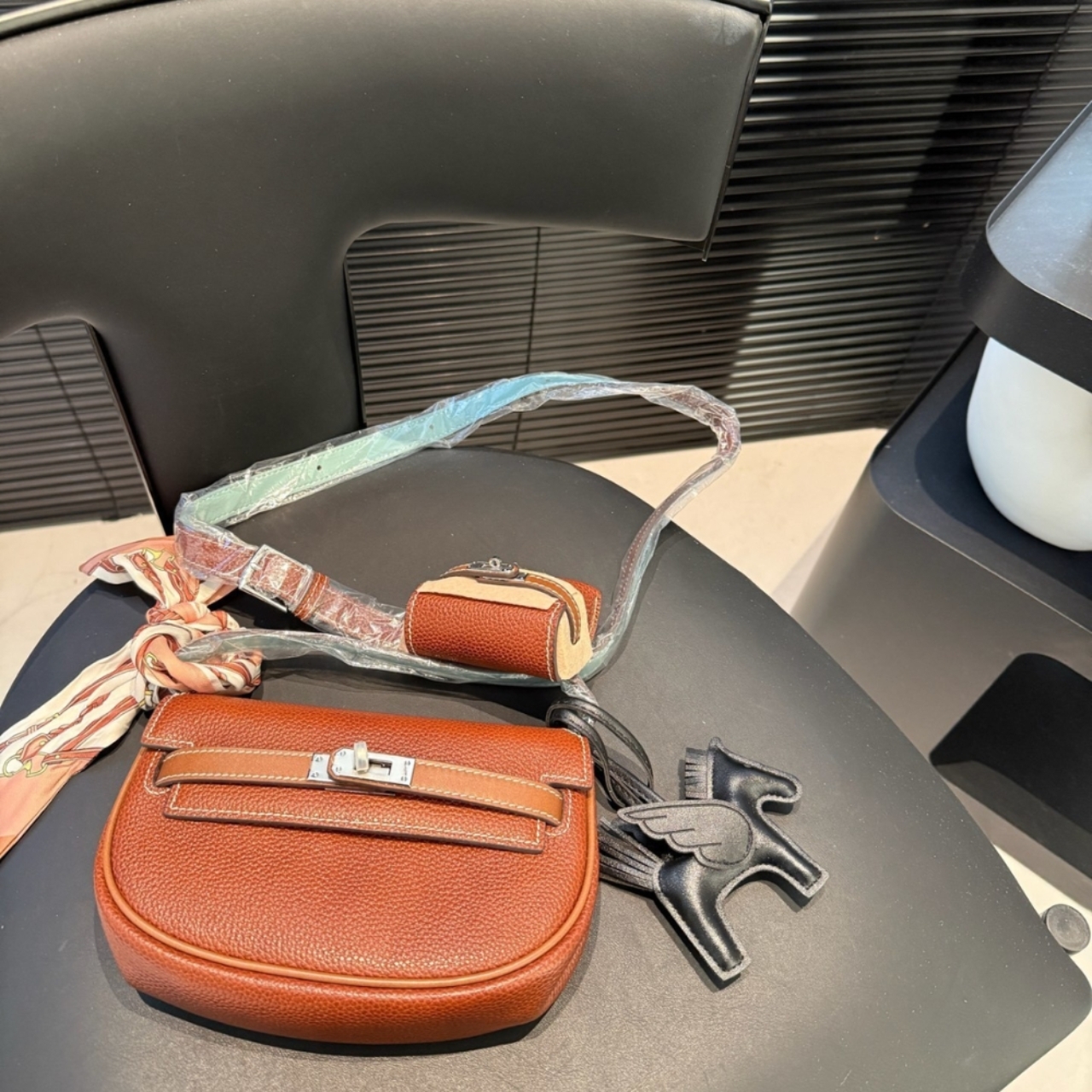 Hermes Kelly Moove Swift Silver Hardware Orange 20Cm - Image 4