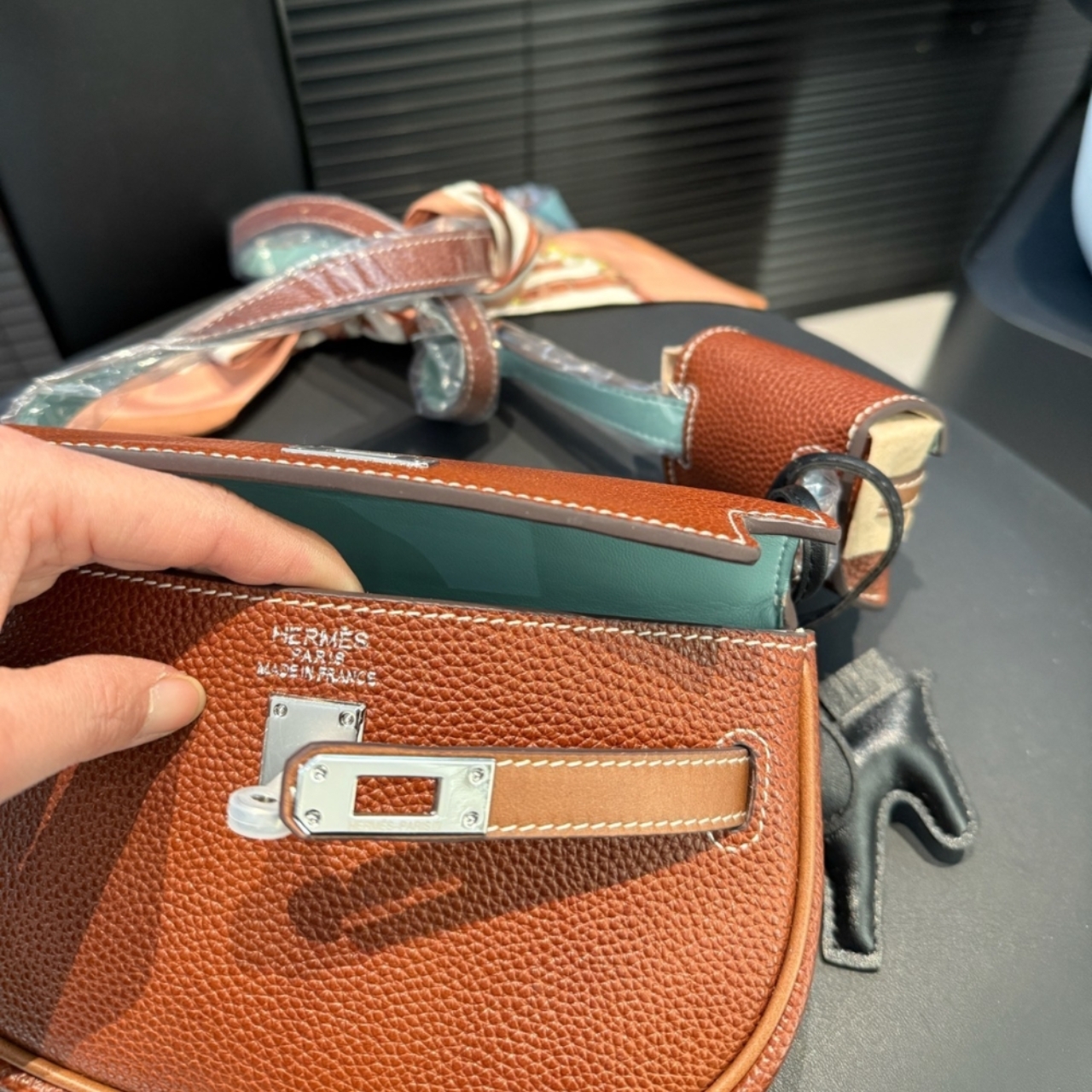 Hermes Kelly Moove Swift Silver Hardware Orange 20Cm - Image 8