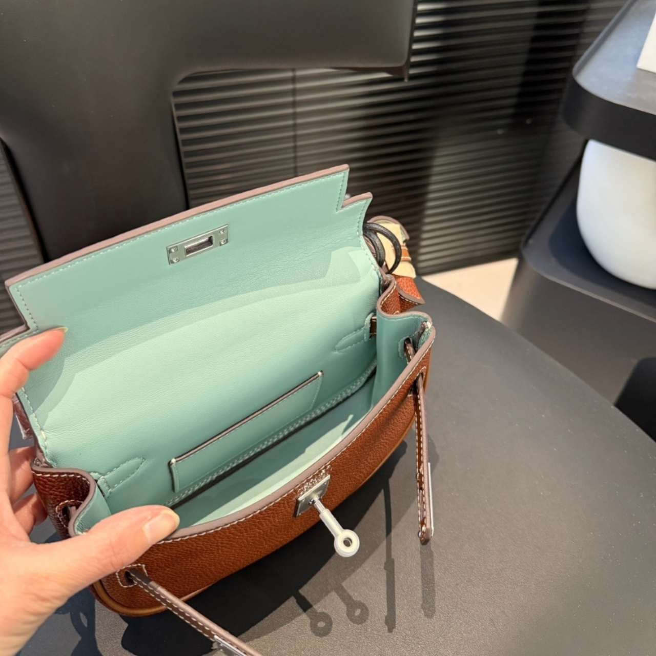 Hermes Kelly Moove Swift Silver Hardware Orange 20Cm - Image 9