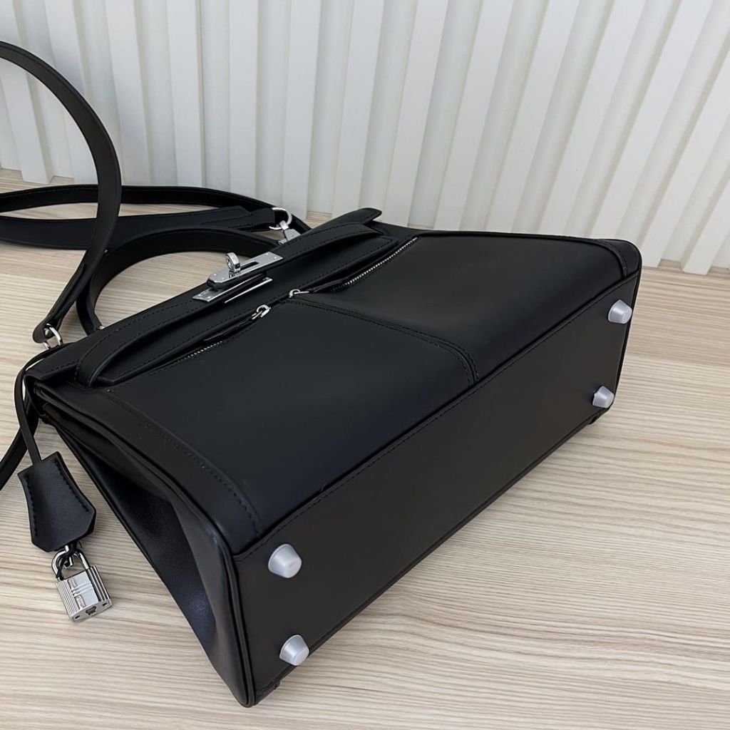 Hermes Kelly Lakis Swift Leather Black 28Cm - Image 5