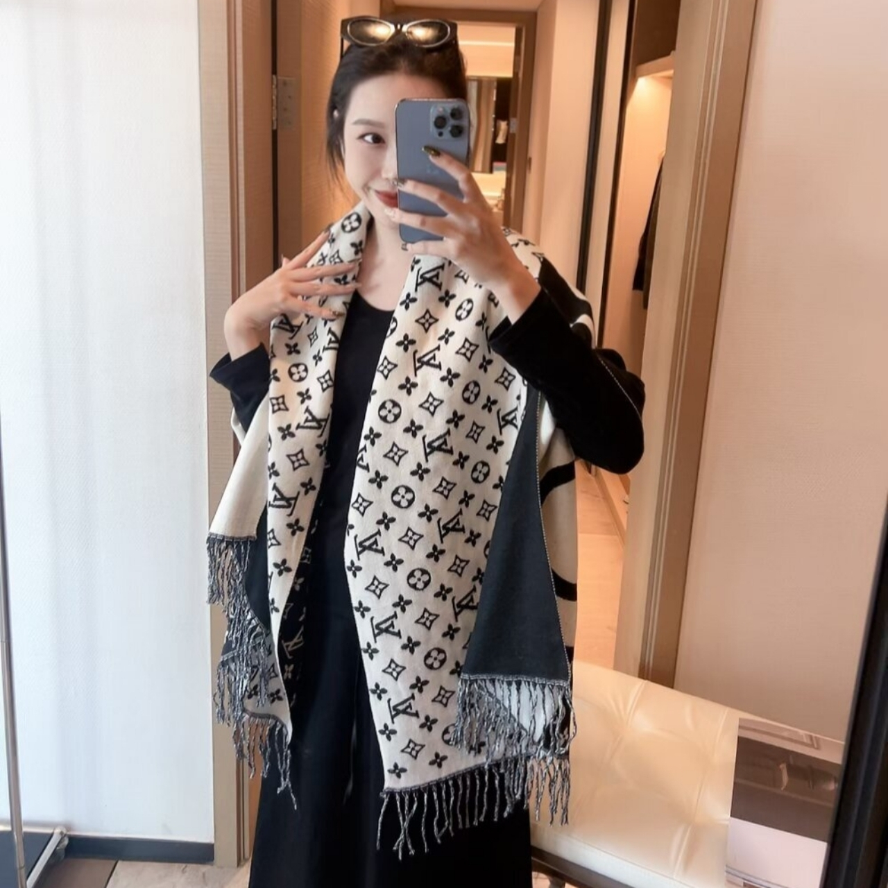 Louis Vuitton Monogram Split Scarf Black 180Cm M70924 - Image 6