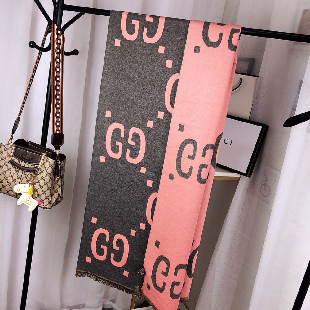 Gucci GG Cashmere Jacquard Scarf Grey And Pink 674275 3G344 1272 - Image 4