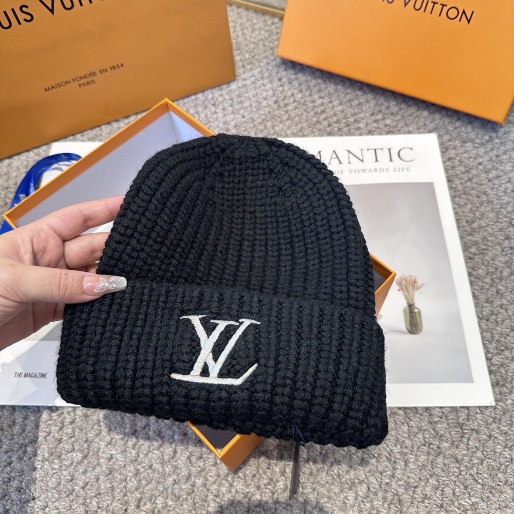 Louis Vuitton Only LV Beanie Black M77277 - Image 4