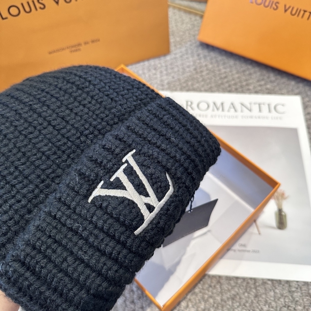 Louis Vuitton Only LV Beanie Black M77277 - Image 5