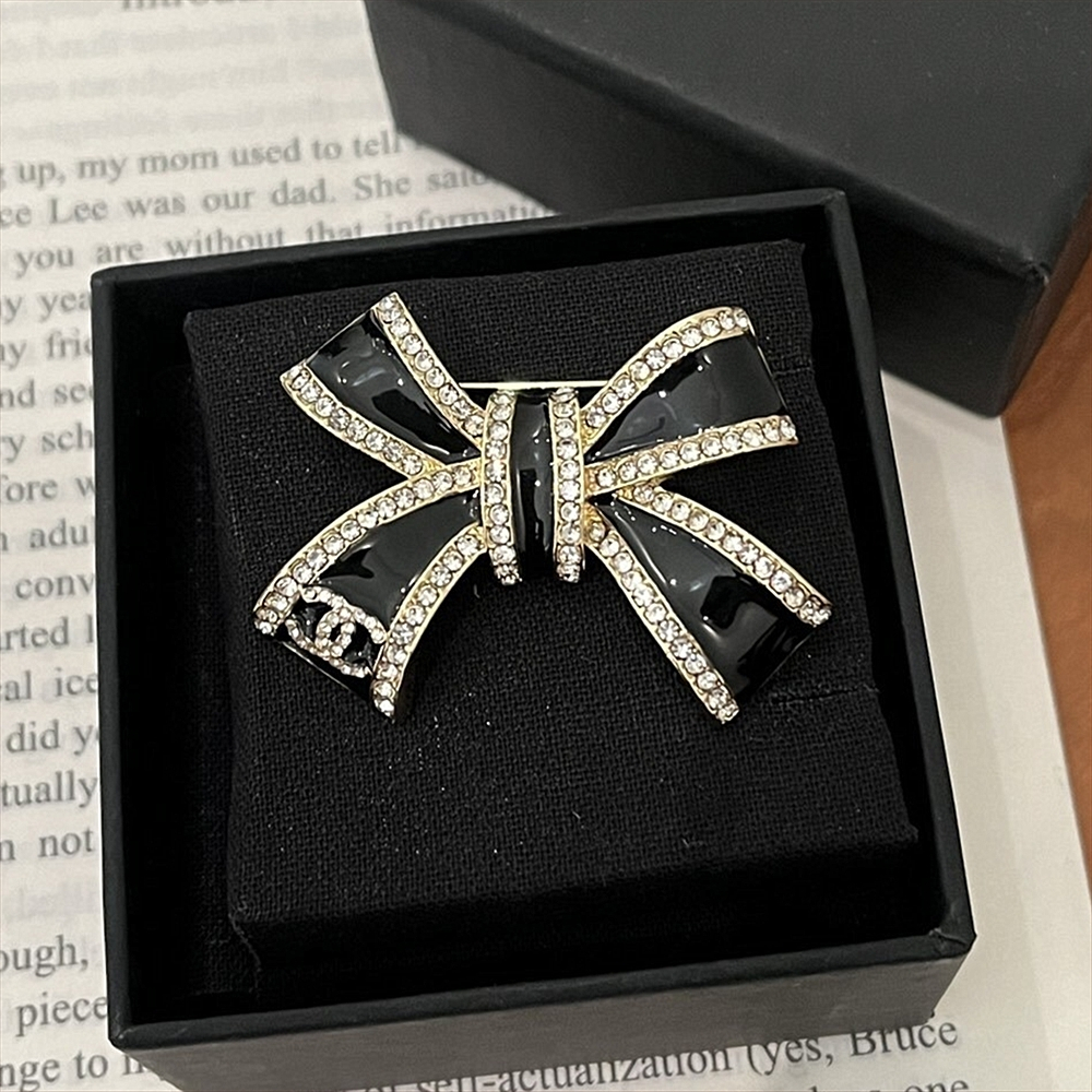 Alternative view of Chanel Brooch Metal Resin And Strass Gold ABG399 B21903 U3573