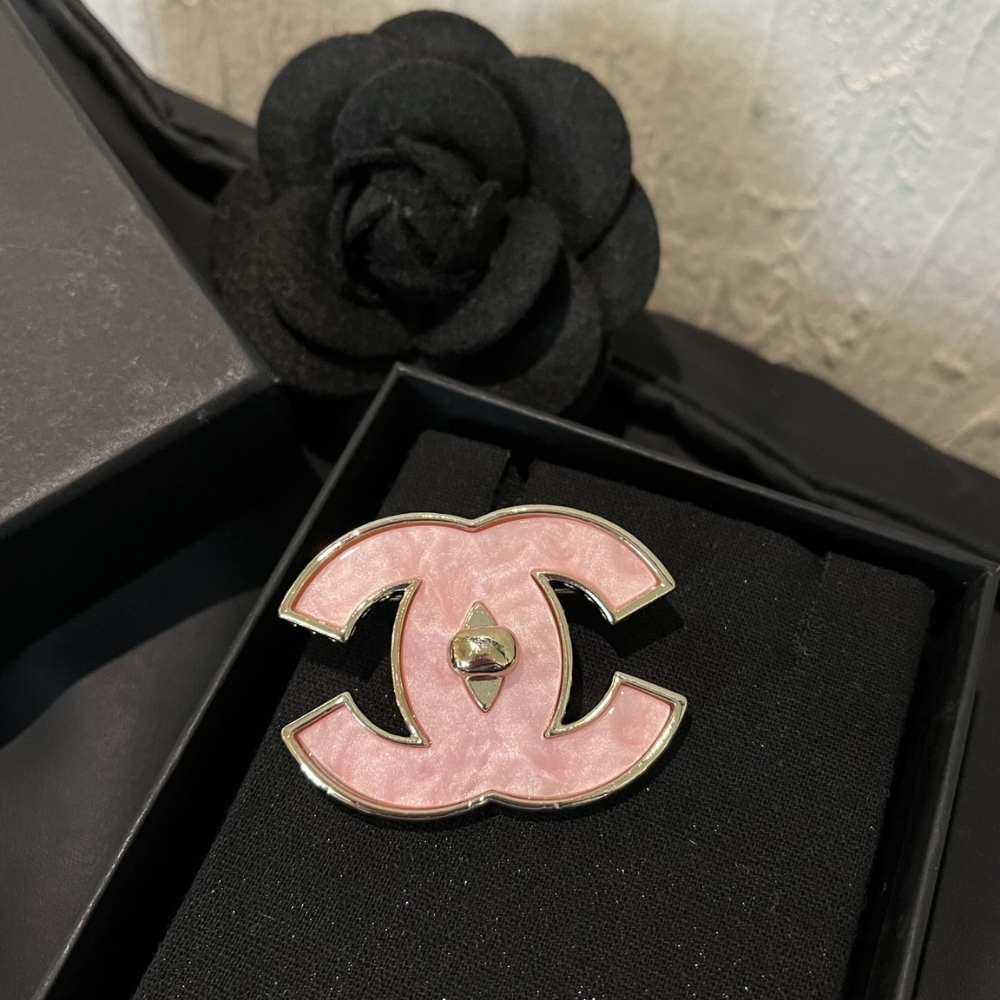 Alternative view of Chanel CC Logo Brooch Pink Enamel With Gold Tone Hardware ABG307 B21878 U3494