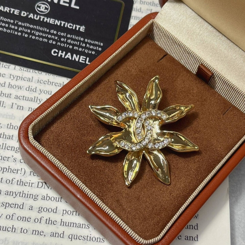 Alternative view of Chanel Brooch Metal Gold and Crystal
