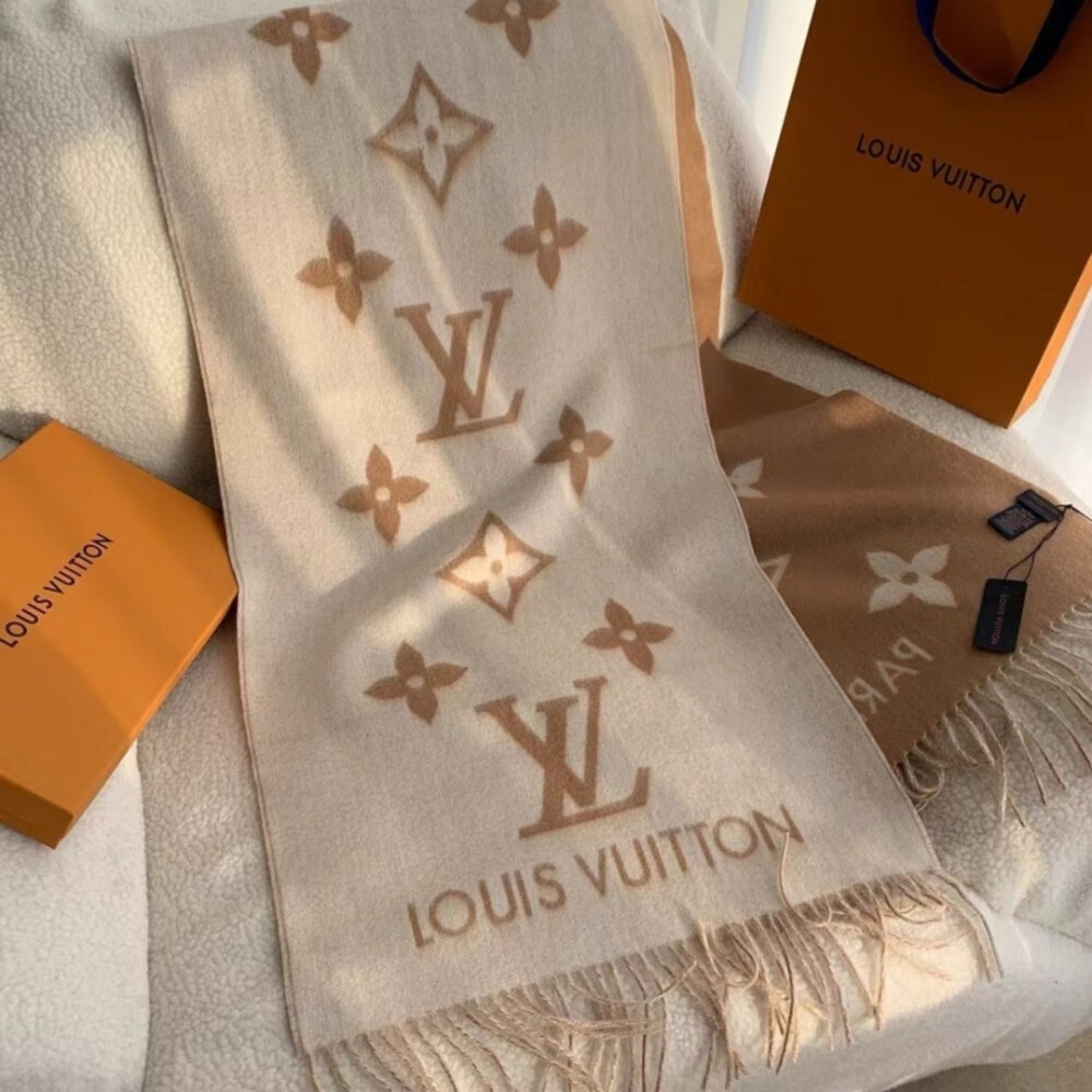 Alternative view of Louis Vuitton Reykjavik Scarf Beige 180Cm M78123